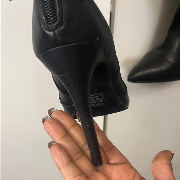 Michael Antonio Black Fringe Heeled Boots - Picture 9 of 10